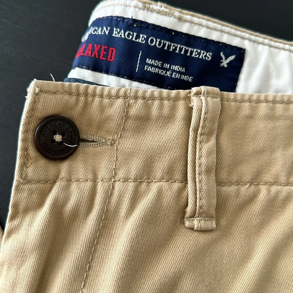 American Eagle outfitters relaxed khaki  pants,32 x 34, good condition